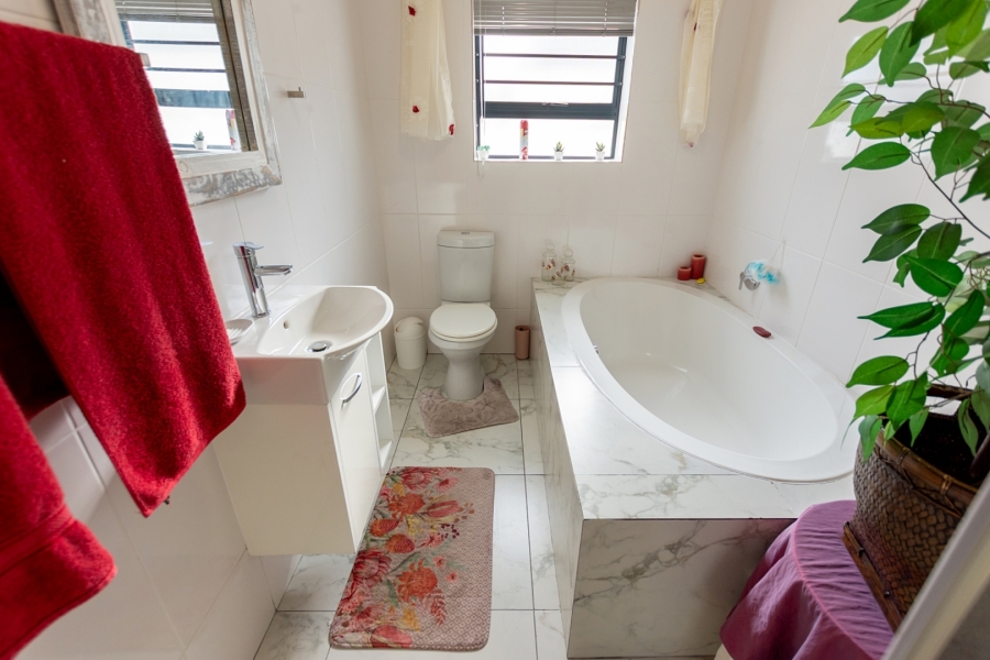 3 Bedroom Property for Sale in Atlantic Sands Private Estate Western Cape